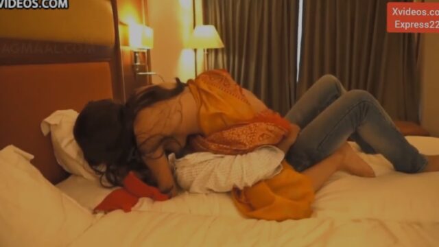 Indian couple fuck in a sleezy hotel
